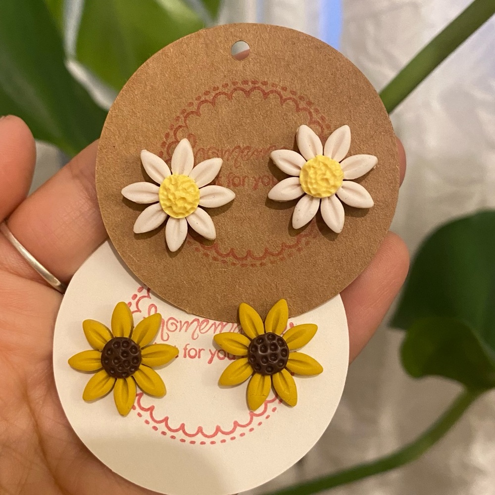 Hand made clay flower earrings, sunflowers, daisies, set of two, brand new